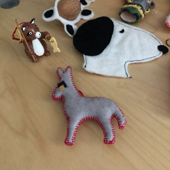 Vintage Christmas Ornament LOT of 9 SNOOPY Felt Flocked Wood Ceramic Unique - Picture 5 of 5